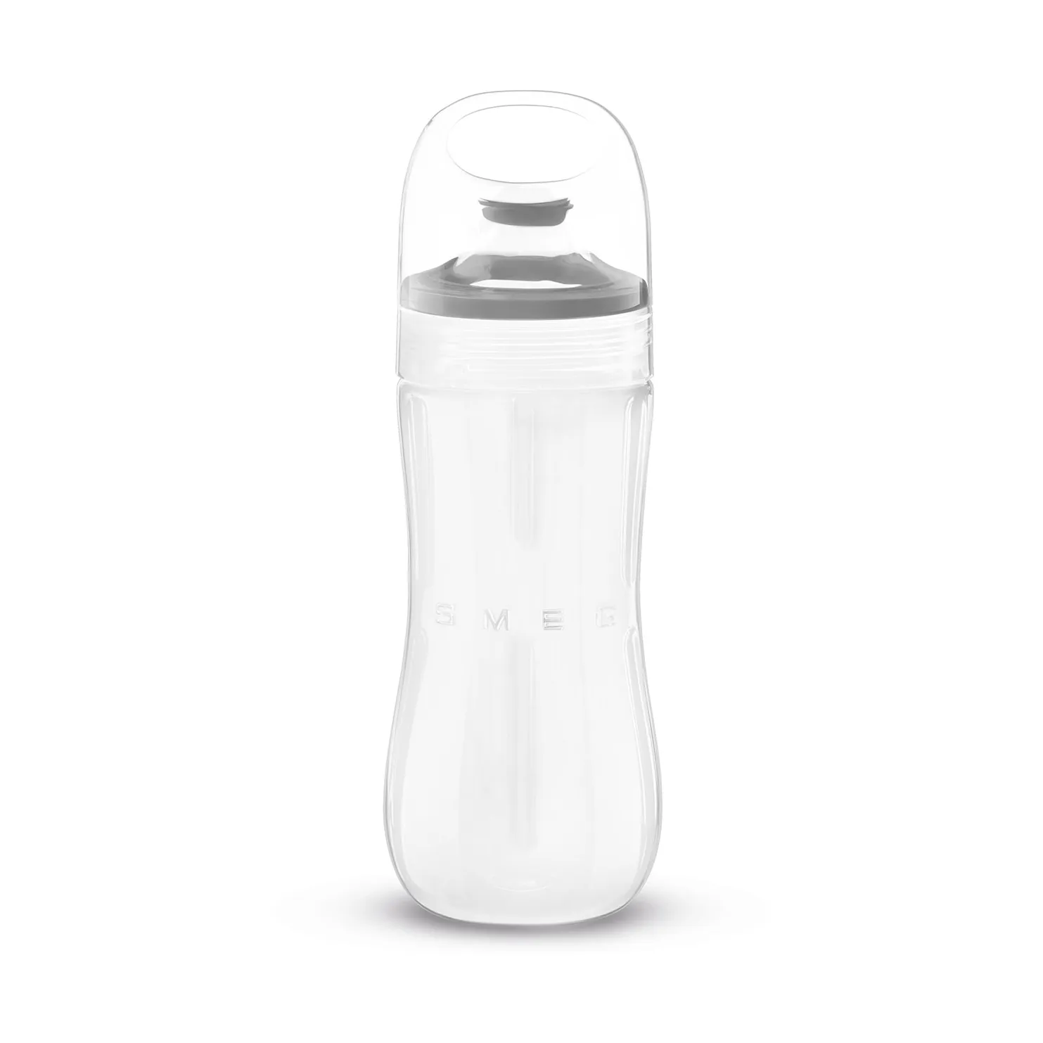 SMEG Bootle to Go - Drikkeflaske 400 ml Transparent BGF03 - Bootle to Go - Drikkeflaske 600 ml Drikkeflasken Bootle to Go med en kapacitet på 600 ml - din perfekte følgesvend på farten! Kompakt design - lækagesikker lukning og fri for skadelige kemikalier. Ideel til friske drikke uden miljøpåvirkning. Få din bæredygtige drikkeløsning nu! Farve: Transparent (BGF03)